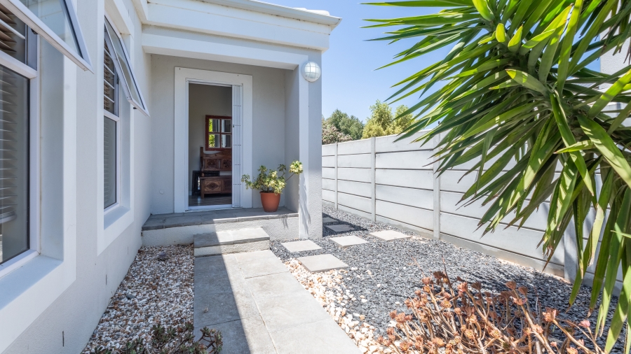 3 Bedroom Property for Sale in Sunningdale Western Cape